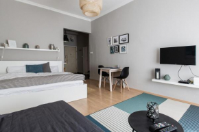 Revay 2 Apartment